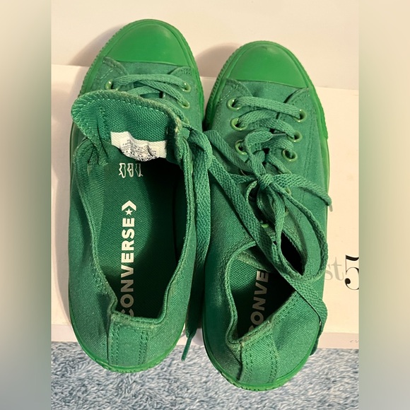 Women converse Green Sneakers - Picture 5 of 10